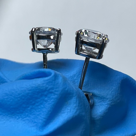 Earrings 6 - Picture 2 of 4